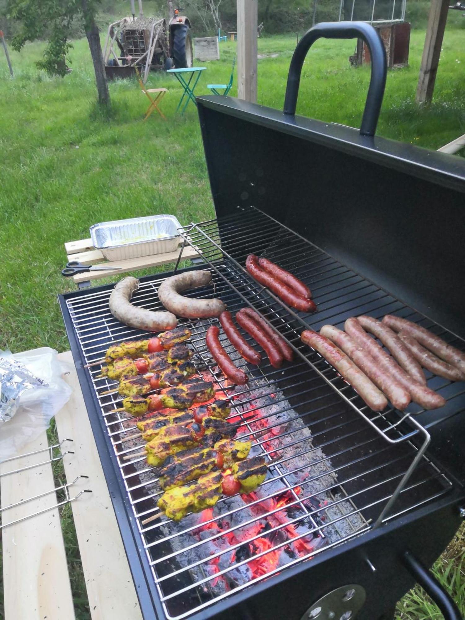 Les Gites Du Saro Chabestan Exteriör bild