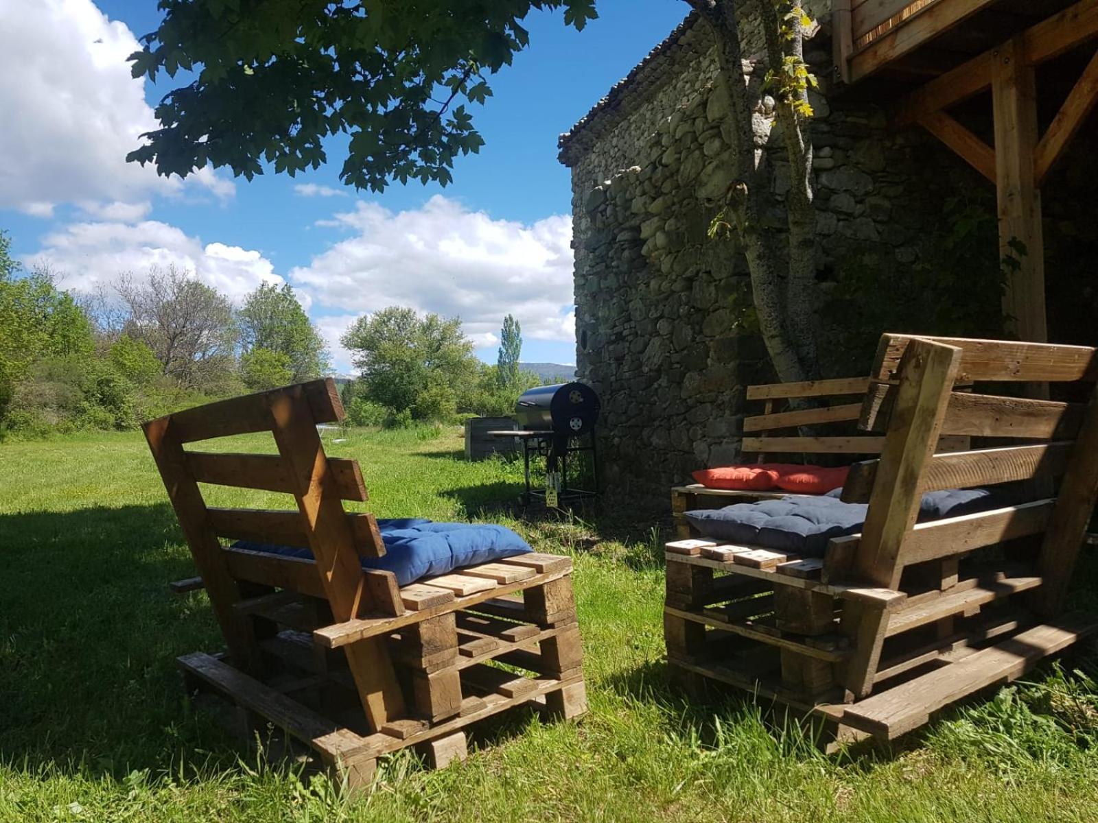 Les Gites Du Saro Chabestan Exteriör bild