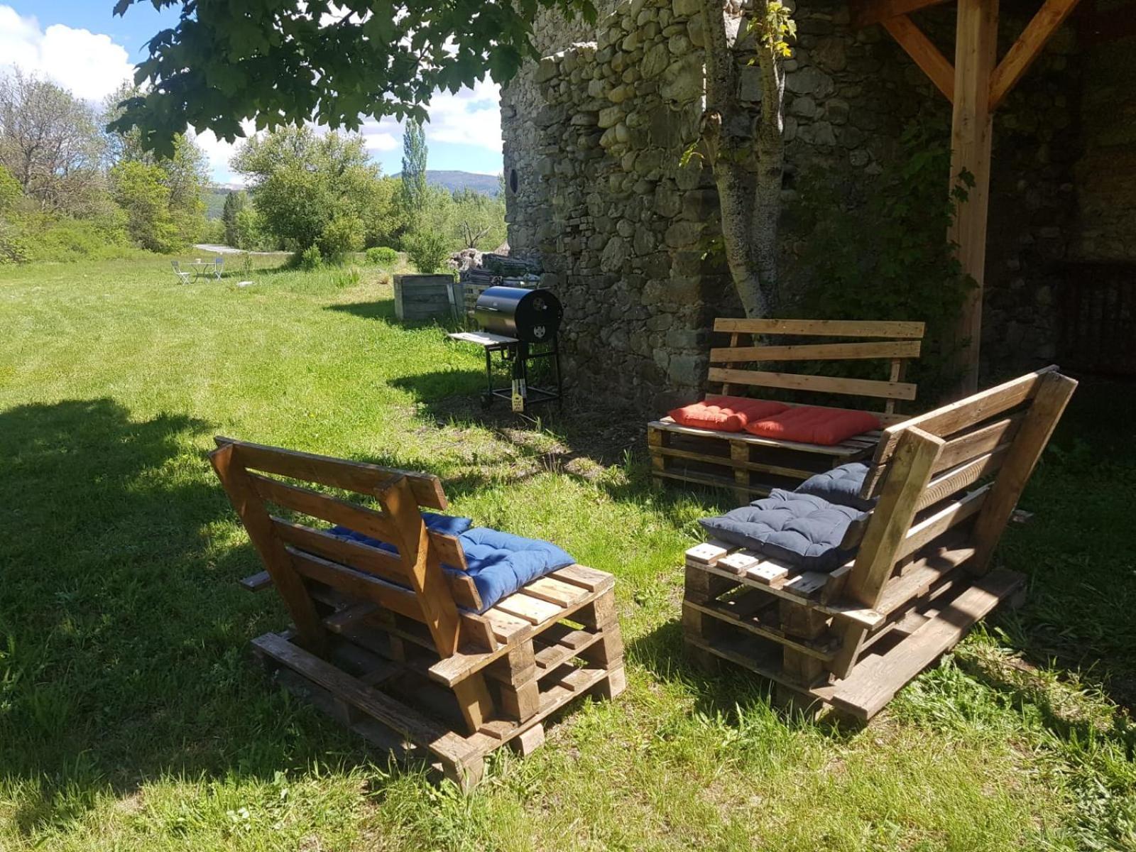Les Gites Du Saro Chabestan Exteriör bild